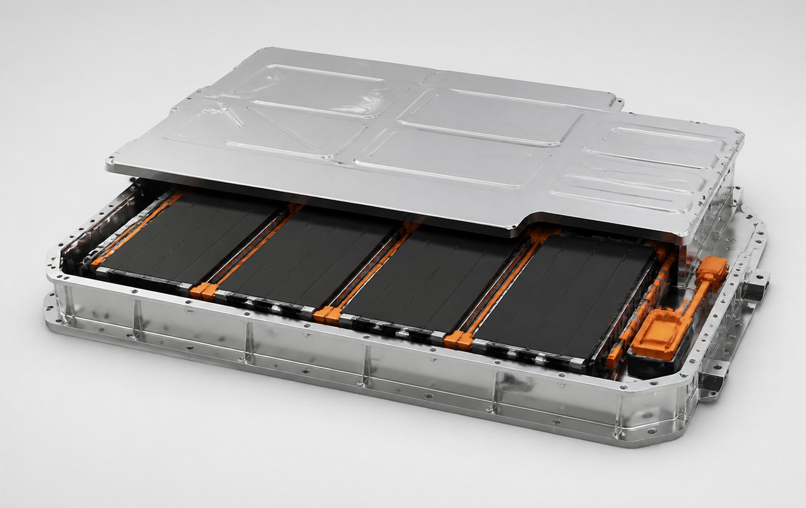 Gedeeltelijk geopend hoogvolt accupakket met zichtbare batterijmodules en HV-verbindingen